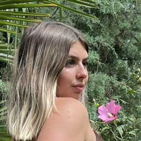 tenielleburgess onlyfans joi