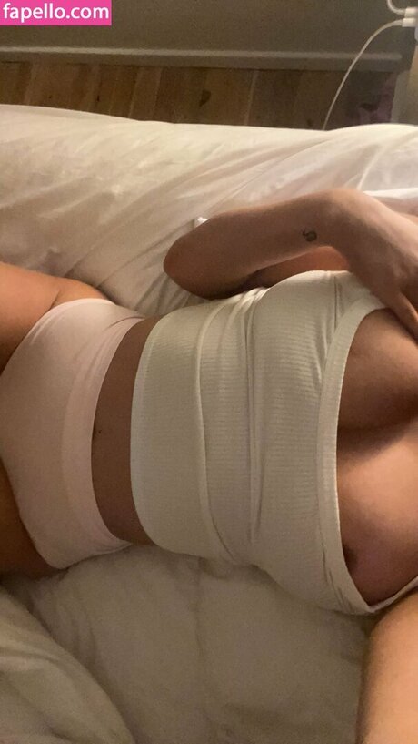 tenielleburgess leak onlyfans