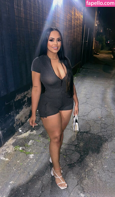 Luna Cruz onlyfans mega