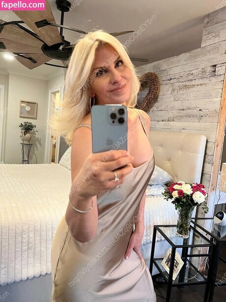 Donna Dalessandro onlyfans model photo