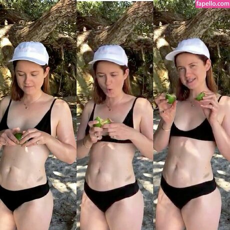 Bonnie Right naked leaked onlyfans