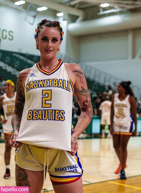 MsTattedbuckets onlyfans star