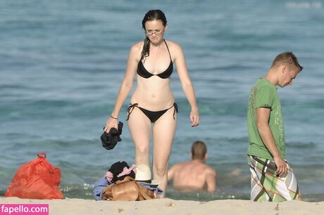 Alexis Bledel onlyfans leak fuck