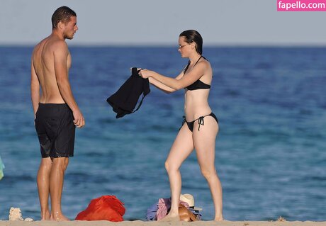 Alexis Bledel onlyfans leaked