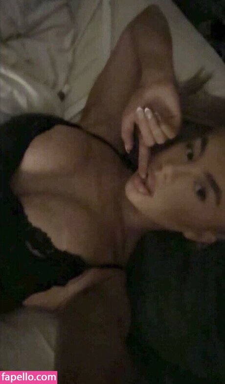 Holl Elizabeth onlyfans sexy