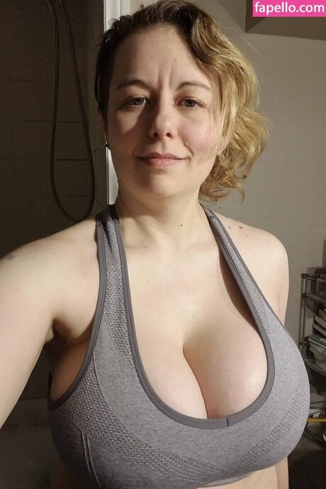 Bayesia Nash onlyfans leaked.