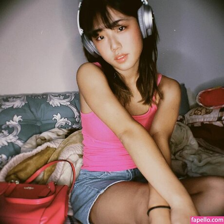 jinyasmr en onlyfans