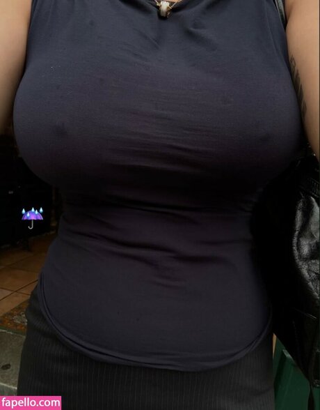 ZonxKaru onlyfans public photos