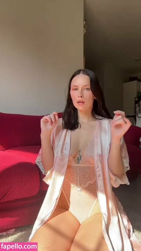 Eve Gladden nude onlyfans leak