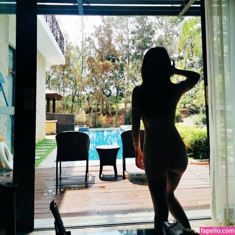 Freshoney onlyfans ass