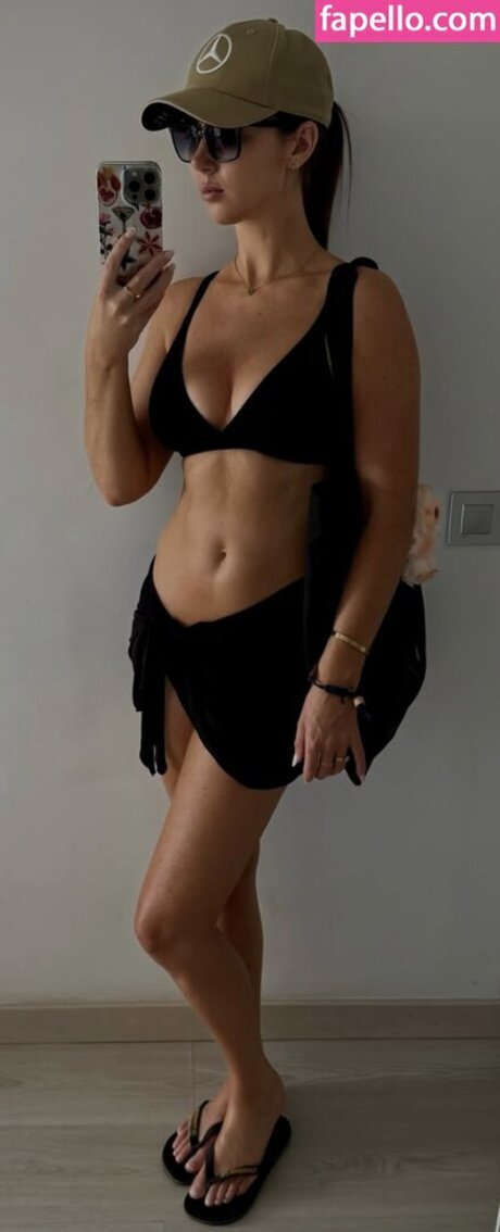 Kate Tracey topless onlyfans