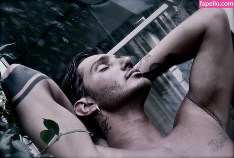 Stefano De Martino porn onlyfans