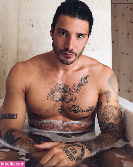 Stefano De Martino onlyfans nudes leak