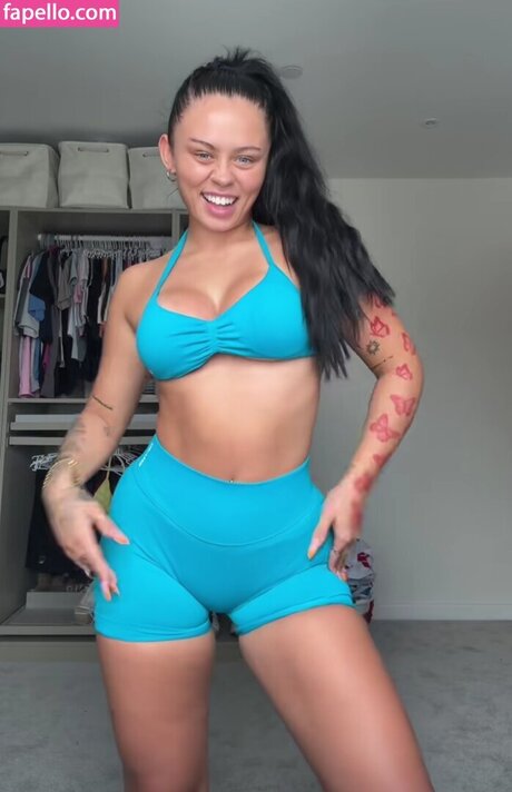 Elley Davies tits onlyfans