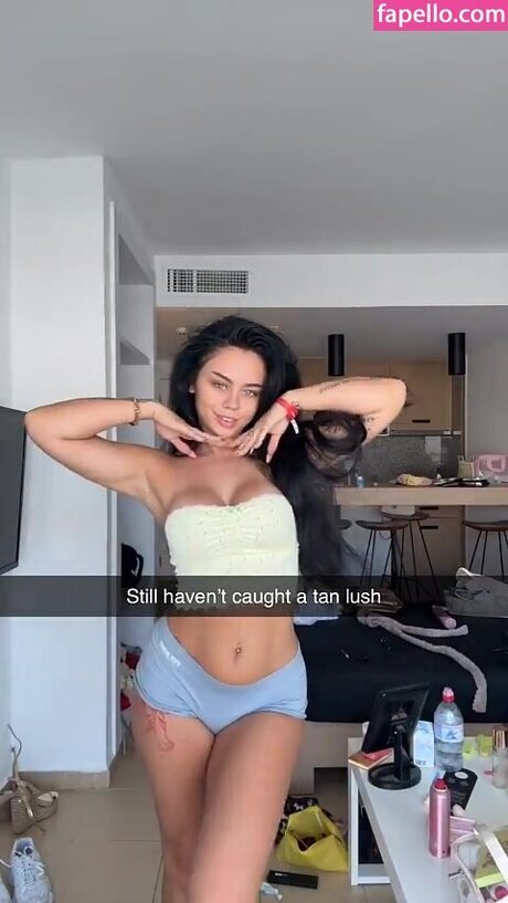 Elley Davies leaked onlyfans