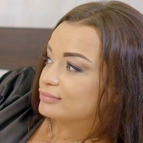 Daphne Klyde nude onlyfans pics