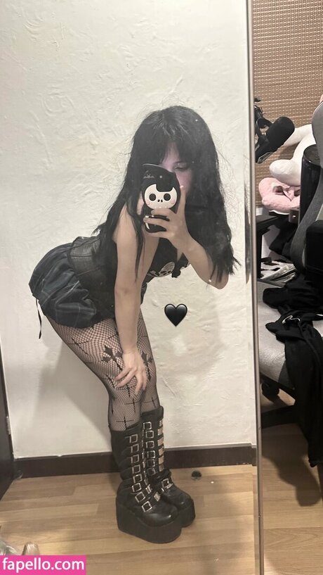 emily g0th onlyfans leakes