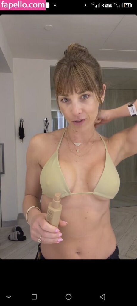 Autumn Calabrese onlyfans leaked.