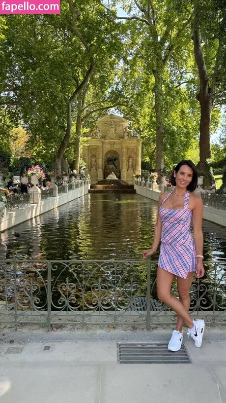 Autumn Calabrese  pictures