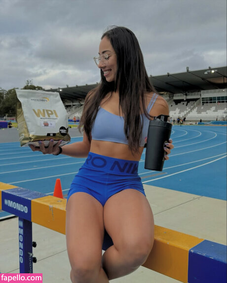 Sarah Schwarz onlyfans pics