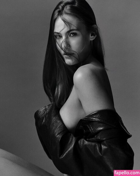 Julie Boye onlyfans boobs