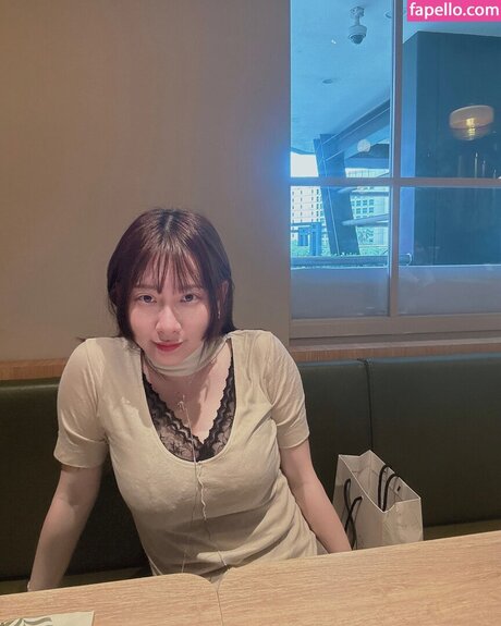 nianx1 onlyfans model images