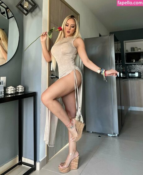 Kimy Leveron onlyfans leak ass