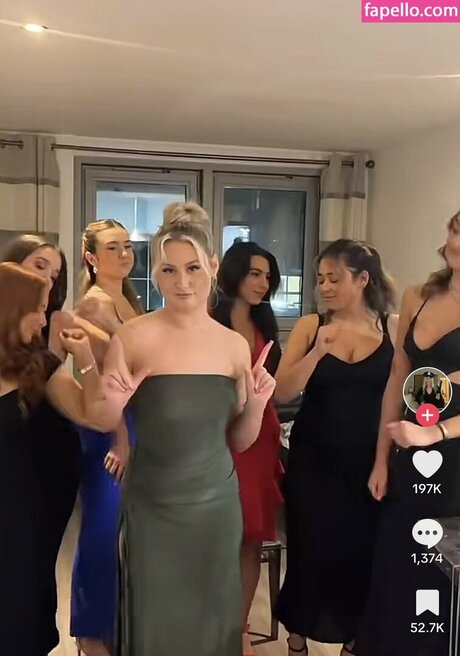 Lauren Duffy naked on onlyfans