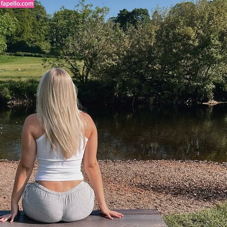 Lauren Duffy feet onlyfans