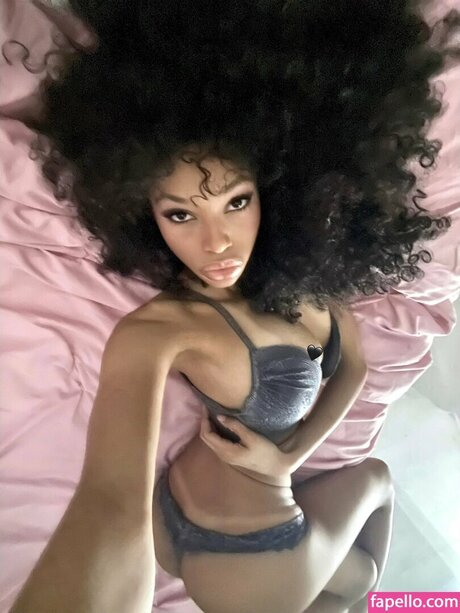 soleiljolina onlyfans striptease