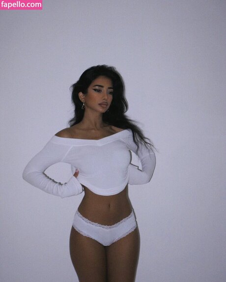 Iffat Marash onlyfans creator