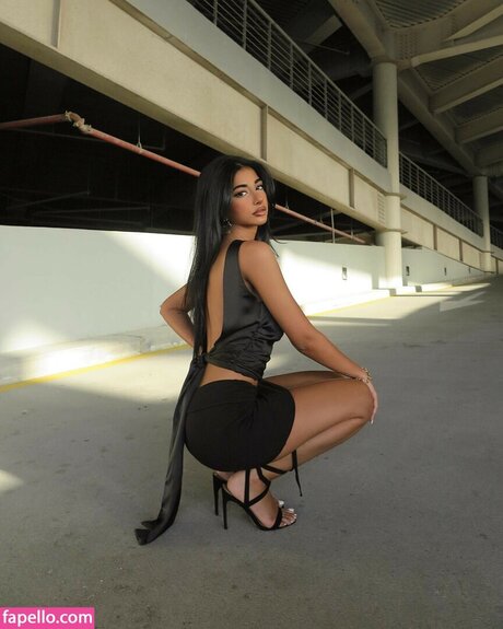 Iffat Marash onlyfans images