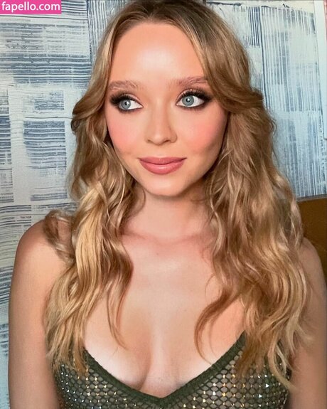 Madeleine Arthur onlyfans free