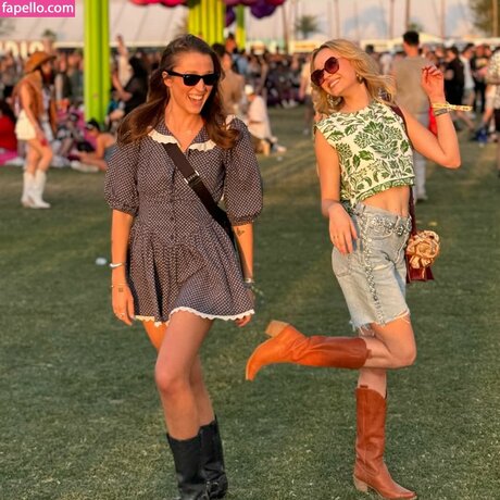 Madeleine Arthur onlyfans strip tease