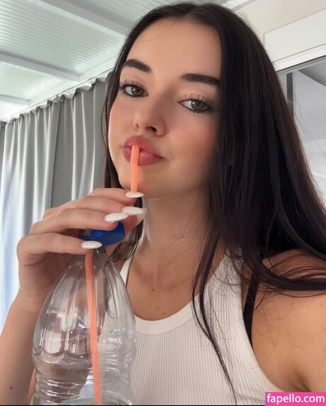 Chanel Soerholt onlyfans model photos