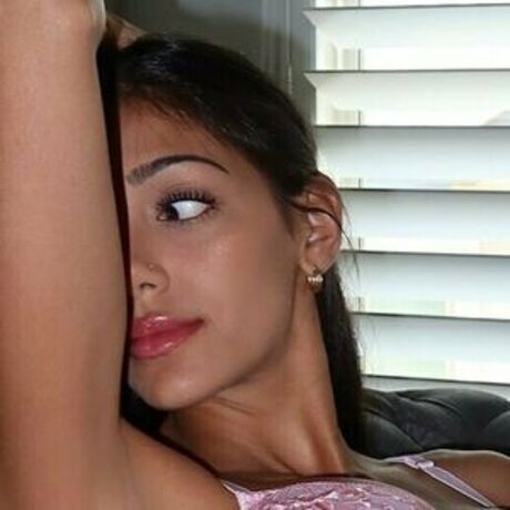 Chelstres onlyfans nude pictures