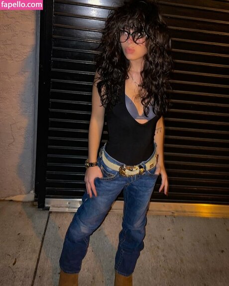 Snowwcone onlyfans striptease