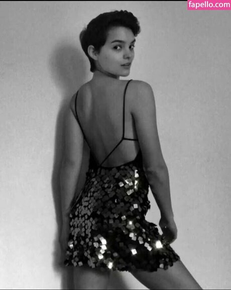Brianna Hildebrand desnuda onlyfans