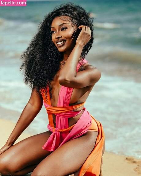 Coco Watson onlyfans nude tits