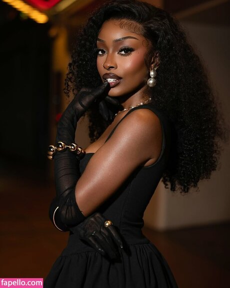 Coco Watson onlyfans public photos