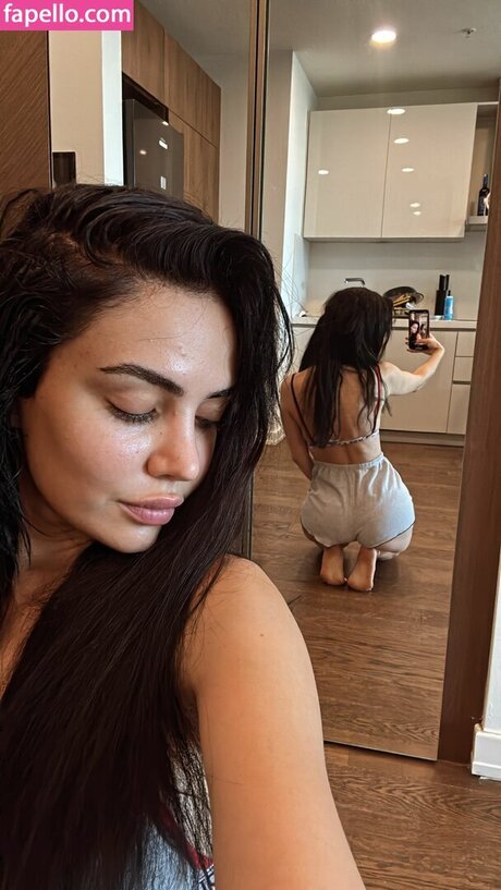 Ece Ronay nude onlyfans pics