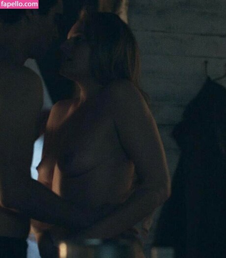 Elisabeth Moss onlyfans porn free