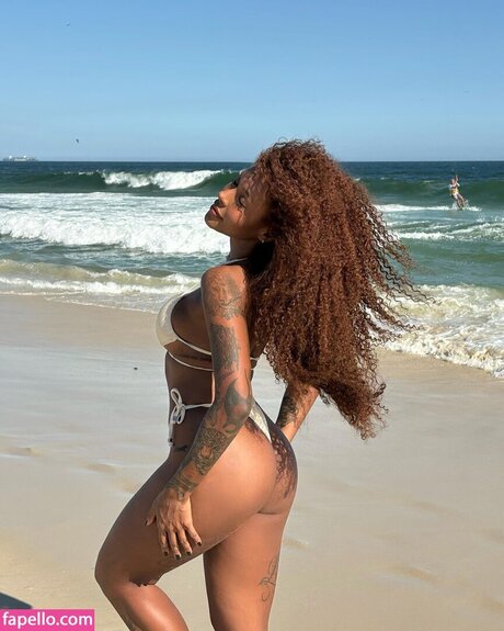 Giovanna Jacobina is on onlyfans