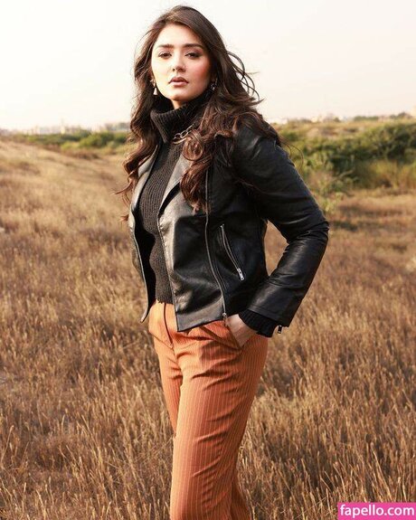 Dur E Fishan nude only fans