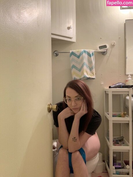 Mackenzie Stith onlyfans nude pictures