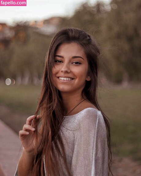 Carly Santos onlyfans star