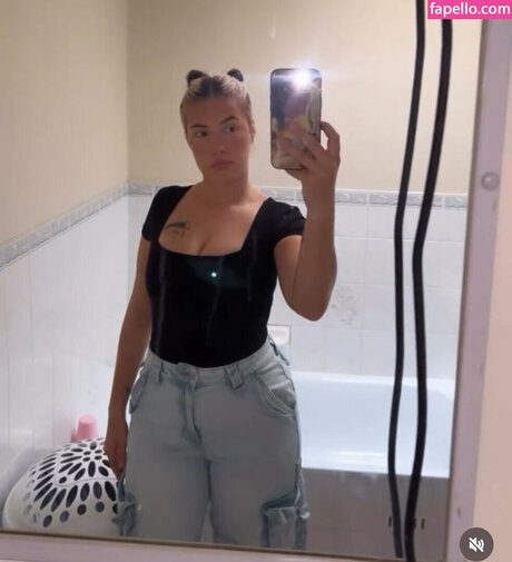 alanahreid2025 only fans pictures