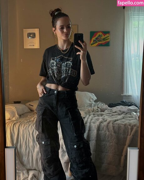 Corinne Nicewick onlyfans leak