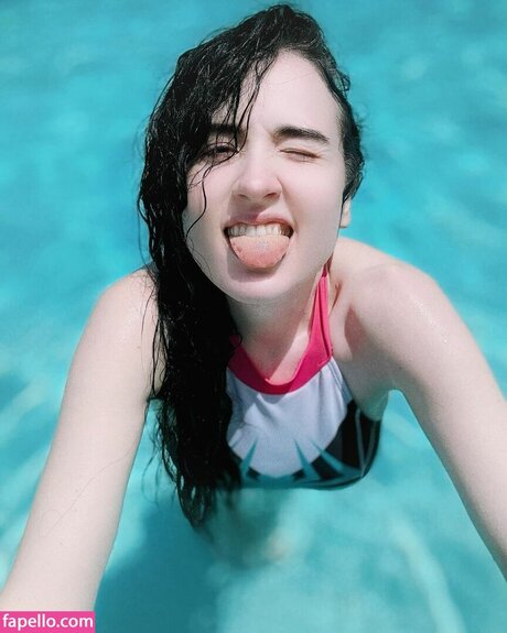 Amy Roberts onlyfans ass