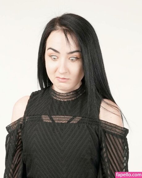 Amy Roberts nudes only fans